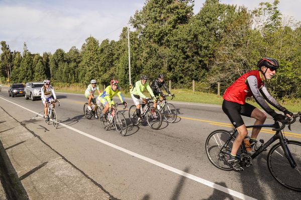 Vuelta a Colombia – Etapas de ida y vuelta Ituango 
Vuelta a Colombia – Etapas de ida y vuelta Ituango        
Fecha: Agosto 13 y 14 de 2015. 
Para descargar esta fotografía en alta resolución, haga clic sobre la imagen hasta que la misma se despliegue en la pantalla completa; luego dé clic derecho y elija la opción "guardar imagen como". 
En caso de publicación por cualquier medio, solicitamos acompañarla del crédito: "Foto EPM"

Palabras clave: Vuelta  Colombia  Etapas  ida  vuelta Ituango