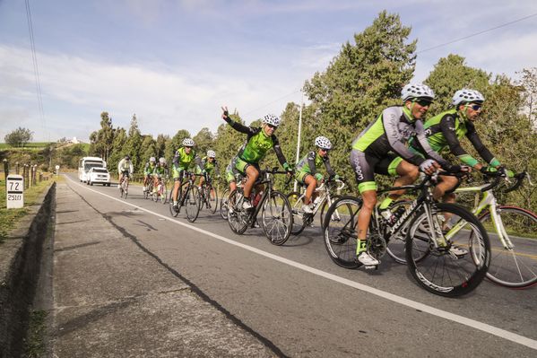 Vuelta a Colombia – Etapas de ida y vuelta Ituango 
Vuelta a Colombia – Etapas de ida y vuelta Ituango        
Fecha: Agosto 13 y 14 de 2015. 
Para descargar esta fotografía en alta resolución, haga clic sobre la imagen hasta que la misma se despliegue en la pantalla completa; luego dé clic derecho y elija la opción "guardar imagen como". 
En caso de publicación por cualquier medio, solicitamos acompañarla del crédito: "Foto EPM"

Palabras clave: Vuelta  Colombia  Etapas  ida  vuelta Ituango