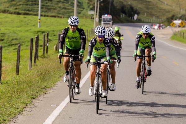 Vuelta a Colombia – Etapas de ida y vuelta Ituango 
Vuelta a Colombia – Etapas de ida y vuelta Ituango        
Fecha: Agosto 13 y 14 de 2015. 
Para descargar esta fotografía en alta resolución, haga clic sobre la imagen hasta que la misma se despliegue en la pantalla completa; luego dé clic derecho y elija la opción "guardar imagen como". 
En caso de publicación por cualquier medio, solicitamos acompañarla del crédito: "Foto EPM"

Palabras clave: Vuelta  Colombia  Etapas  ida  vuelta Ituango