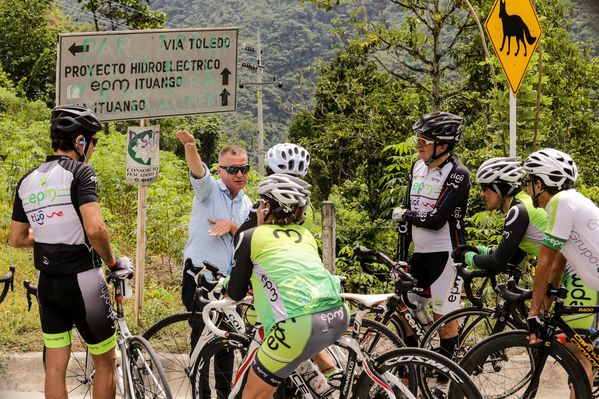 Vuelta a Colombia – Etapas de ida y vuelta Ituango 
Vuelta a Colombia – Etapas de ida y vuelta Ituango        
Fecha: Agosto 13 y 14 de 2015. 
Para descargar esta fotografía en alta resolución, haga clic sobre la imagen hasta que la misma se despliegue en la pantalla completa; luego dé clic derecho y elija la opción "guardar imagen como". 
En caso de publicación por cualquier medio, solicitamos acompañarla del crédito: "Foto EPM"

Palabras clave: Vuelta  Colombia  Etapas  ida  vuelta Ituango