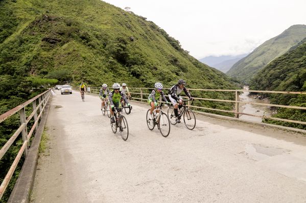 Vuelta a Colombia – Etapas de ida y vuelta Ituango 
Vuelta a Colombia – Etapas de ida y vuelta Ituango        
Fecha: Agosto 13 y 14 de 2015. 
Para descargar esta fotografía en alta resolución, haga clic sobre la imagen hasta que la misma se despliegue en la pantalla completa; luego dé clic derecho y elija la opción "guardar imagen como". 
En caso de publicación por cualquier medio, solicitamos acompañarla del crédito: "Foto EPM"

Palabras clave: Vuelta  Colombia  Etapas  ida  vuelta Ituango