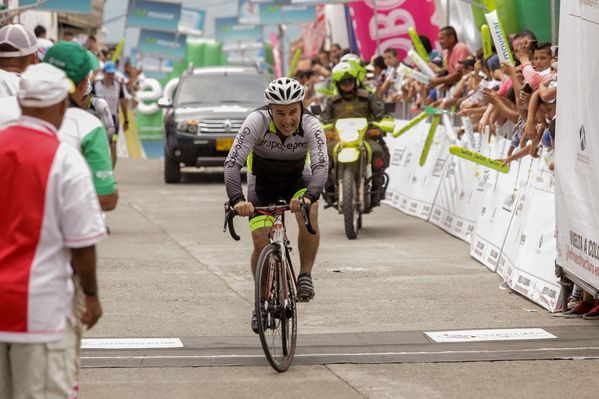 Vuelta a Colombia – Etapas de ida y vuelta Ituango 
Vuelta a Colombia – Etapas de ida y vuelta Ituango        
Fecha: Agosto 13 y 14 de 2015. 
Para descargar esta fotografía en alta resolución, haga clic sobre la imagen hasta que la misma se despliegue en la pantalla completa; luego dé clic derecho y elija la opción "guardar imagen como". 
En caso de publicación por cualquier medio, solicitamos acompañarla del crédito: "Foto EPM"

Palabras clave: Vuelta  Colombia  Etapas  ida  vuelta Ituango