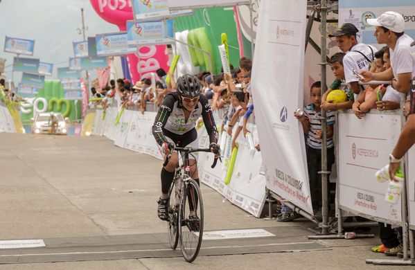Vuelta a Colombia – Etapas de ida y vuelta Ituango 
Vuelta a Colombia – Etapas de ida y vuelta Ituango        
Fecha: Agosto 13 y 14 de 2015. 
Para descargar esta fotografía en alta resolución, haga clic sobre la imagen hasta que la misma se despliegue en la pantalla completa; luego dé clic derecho y elija la opción "guardar imagen como". 
En caso de publicación por cualquier medio, solicitamos acompañarla del crédito: "Foto EPM"

Palabras clave: Vuelta  Colombia  Etapas  ida  vuelta Ituango