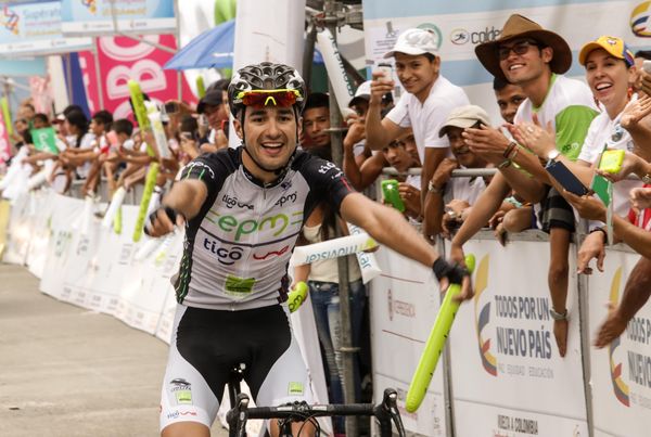 Vuelta a Colombia – Etapas de ida y vuelta Ituango  
Vuelta a Colombia – Etapas de ida y vuelta Ituango        
Fecha: Agosto 13 y 14 de 2015. 
Para descargar esta fotografía en alta resolución, haga clic sobre la imagen hasta que la misma se despliegue en la pantalla completa; luego dé clic derecho y elija la opción "guardar imagen como". 
En caso de publicación por cualquier medio, solicitamos acompañarla del crédito: "Foto EPM"

Palabras clave: Vuelta  Colombia  Etapas  ida  vuelta Ituango