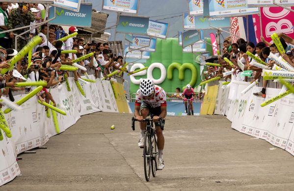 Vuelta a Colombia – Etapas de ida y vuelta Ituango  
Vuelta a Colombia – Etapas de ida y vuelta Ituango        
Fecha: Agosto 13 y 14 de 2015. 
Para descargar esta fotografía en alta resolución, haga clic sobre la imagen hasta que la misma se despliegue en la pantalla completa; luego dé clic derecho y elija la opción "guardar imagen como". 
En caso de publicación por cualquier medio, solicitamos acompañarla del crédito: "Foto EPM"

Palabras clave: Vuelta  Colombia  Etapas  ida  vuelta Ituango