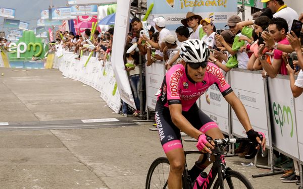 Vuelta a Colombia – Etapas de ida y vuelta Ituango
Vuelta a Colombia – Etapas de ida y vuelta Ituango        
Fecha: Agosto 13 y 14 de 2015. 
Para descargar esta fotografía en alta resolución, haga clic sobre la imagen hasta que la misma se despliegue en la pantalla completa; luego dé clic derecho y elija la opción "guardar imagen como". 
En caso de publicación por cualquier medio, solicitamos acompañarla del crédito: "Foto EPM"

Palabras clave: Vuelta Colombia Etapas ida vuelta Ituango