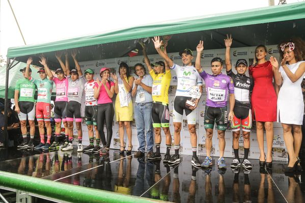 Vuelta a Colombia – Etapas de ida y vuelta Ituango
Vuelta a Colombia – Etapas de ida y vuelta Ituango        
Fecha: Agosto 13 y 14 de 2015. 
Para descargar esta fotografía en alta resolución, haga clic sobre la imagen hasta que la misma se despliegue en la pantalla completa; luego dé clic derecho y elija la opción "guardar imagen como". 
En caso de publicación por cualquier medio, solicitamos acompañarla del crédito: "Foto EPM"

Palabras clave: Vuelta Colombia Etapas ida vuelta Ituango