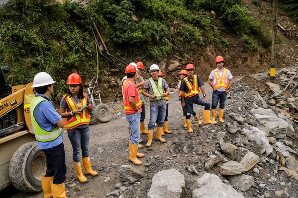 Vuelta a Colombia – Etapas de ida y vuelta Ituango
Vuelta a Colombia – Etapas de ida y vuelta Ituango        
Fecha: Agosto 13 y 14 de 2015. 
Para descargar esta fotografía en alta resolución, haga clic sobre la imagen hasta que la misma se despliegue en la pantalla completa; luego dé clic derecho y elija la opción "guardar imagen como". 
En caso de publicación por cualquier medio, solicitamos acompañarla del crédito: "Foto EPM"

Palabras clave: Vuelta Colombia Etapas ida vuelta Ituango