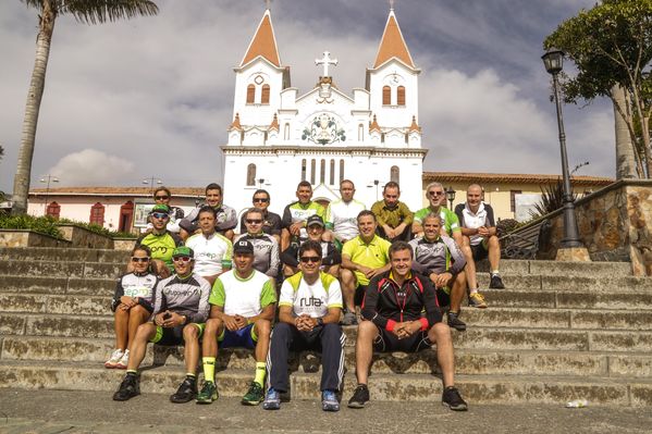 Vuelta a Colombia – Etapas de ida y vuelta Ituango
Vuelta a Colombia – Etapas de ida y vuelta Ituango        
Fecha: Agosto 13 y 14 de 2015. 
Para descargar esta fotografía en alta resolución, haga clic sobre la imagen hasta que la misma se despliegue en la pantalla completa; luego dé clic derecho y elija la opción "guardar imagen como". 
En caso de publicación por cualquier medio, solicitamos acompañarla del crédito: "Foto EPM"

Palabras clave: Vuelta Colombia Etapas ida vuelta Ituango