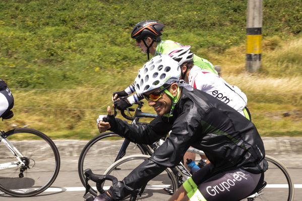 Vuelta a Colombia – Etapas de ida y vuelta Ituango
Vuelta a Colombia – Etapas de ida y vuelta Ituango        
Fecha: Agosto 13 y 14 de 2015. 
Para descargar esta fotografía en alta resolución, haga clic sobre la imagen hasta que la misma se despliegue en la pantalla completa; luego dé clic derecho y elija la opción "guardar imagen como". 
En caso de publicación por cualquier medio, solicitamos acompañarla del crédito: "Foto EPM"

Palabras clave: Vuelta Colombia Etapas ida vuelta Ituango