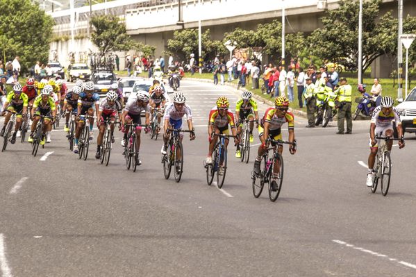 Vuelta a Colombia – Etapas de ida y vuelta Ituango
Vuelta a Colombia – Etapas de ida y vuelta Ituango        
Fecha: Agosto 13 y 14 de 2015. 
Para descargar esta fotografía en alta resolución, haga clic sobre la imagen hasta que la misma se despliegue en la pantalla completa; luego dé clic derecho y elija la opción "guardar imagen como". 
En caso de publicación por cualquier medio, solicitamos acompañarla del crédito: "Foto EPM"

Palabras clave: Vuelta Colombia Etapas ida vuelta Ituango