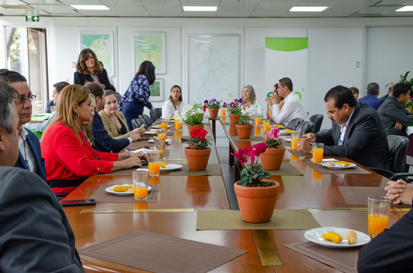 Taller economía circular Agua Saneamiento
Taller de economía circular Agua y Saneamiento
Fecha: Agosto 13 de 2019. 
Para descargar esta fotografía en alta resolución, haga clic sobre la imagen hasta que la misma se despliegue en la pantalla completa; luego dé clic derecho y elija la opción "guardar imagen como". 
En caso de publicación por cualquier medio, solicitamos acompañarla del crédito: "Foto EPM"
Palabras clave: Taller economía circular Agua Saneamiento