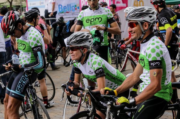 Vuelta a Colombia – Cronoescalada Las Palmas
Vuelta a Colombia – Cronoescalada Las Palmas        
Fecha: Agosto 15 de 2015. 
Para descargar esta fotografía en alta resolución, haga clic sobre la imagen hasta que la misma se despliegue en la pantalla completa; luego dé clic derecho y elija la opción "guardar imagen como". 
En caso de publicación por cualquier medio, solicitamos acompañarla del crédito: "Foto EPM"

Palabras clave: Vuelta Colombia Cronoescalada Palmas