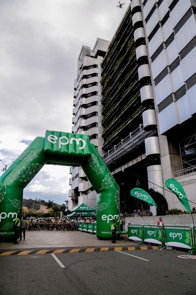 Vuelta a Colombia – Cronoescalada Las Palmas
Vuelta a Colombia – Cronoescalada Las Palmas        
Fecha: Agosto 15 de 2015. 
Para descargar esta fotografía en alta resolución, haga clic sobre la imagen hasta que la misma se despliegue en la pantalla completa; luego dé clic derecho y elija la opción "guardar imagen como". 
En caso de publicación por cualquier medio, solicitamos acompañarla del crédito: "Foto EPM"

Palabras clave: Vuelta Colombia Cronoescalada Palmas