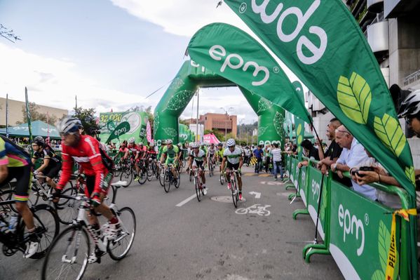 Vuelta a Colombia – Cronoescalada Las Palmas
Vuelta a Colombia – Cronoescalada Las Palmas        
Fecha: Agosto 15 de 2015. 
Para descargar esta fotografía en alta resolución, haga clic sobre la imagen hasta que la misma se despliegue en la pantalla completa; luego dé clic derecho y elija la opción "guardar imagen como". 
En caso de publicación por cualquier medio, solicitamos acompañarla del crédito: "Foto EPM"
Vuelta a Colombia – Cronoescalada Las Palmas        
Fecha: Agosto 15 de 2015. 
Para descargar esta fotografía en alta resolución, haga clic sobre la imagen hasta que la misma se despliegue en la pantalla completa; luego dé clic derecho y elija la opción "guardar imagen como". 
En caso de publicación por cualquier medio, solicitamos acompañarla del crédito: "Foto EPM"

Palabras clave: Vuelta Colombia Cronoescalada Palmas