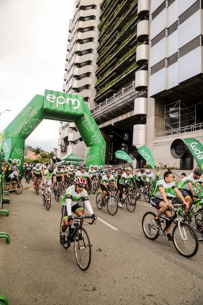 Vuelta a Colombia – Cronoescalada Las Palmas
Vuelta a Colombia – Cronoescalada Las Palmas        
Fecha: Agosto 15 de 2015. 
Para descargar esta fotografía en alta resolución, haga clic sobre la imagen hasta que la misma se despliegue en la pantalla completa; luego dé clic derecho y elija la opción "guardar imagen como". 
En caso de publicación por cualquier medio, solicitamos acompañarla del crédito: "Foto EPM"

Palabras clave: Vuelta Colombia Cronoescalada Palmas
