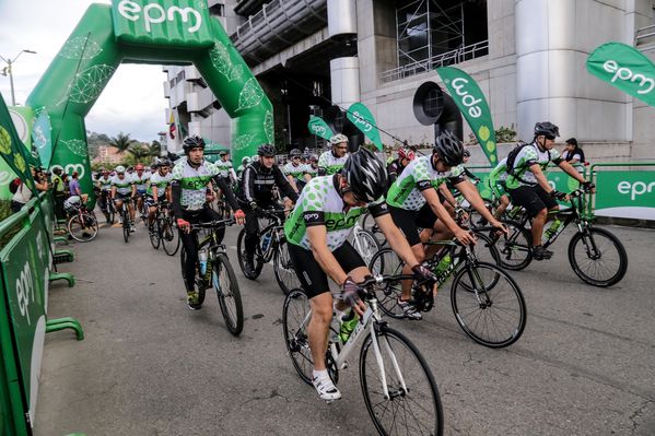 Vuelta a Colombia – Cronoescalada Las Palmas
Vuelta a Colombia – Cronoescalada Las Palmas        
Fecha: Agosto 15 de 2015. 
Para descargar esta fotografía en alta resolución, haga clic sobre la imagen hasta que la misma se despliegue en la pantalla completa; luego dé clic derecho y elija la opción "guardar imagen como". 
En caso de publicación por cualquier medio, solicitamos acompañarla del crédito: "Foto EPM"

Palabras clave: Vuelta Colombia Cronoescalada Palmas