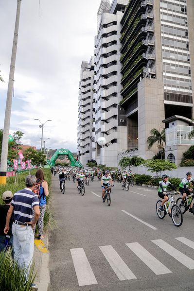 Vuelta a Colombia – Cronoescalada Las Palmas
Vuelta a Colombia – Cronoescalada Las Palmas        
Fecha: Agosto 15 de 2015. 
Para descargar esta fotografía en alta resolución, haga clic sobre la imagen hasta que la misma se despliegue en la pantalla completa; luego dé clic derecho y elija la opción "guardar imagen como". 
En caso de publicación por cualquier medio, solicitamos acompañarla del crédito: "Foto EPM"

Palabras clave: Vuelta Colombia Cronoescalada Palmas