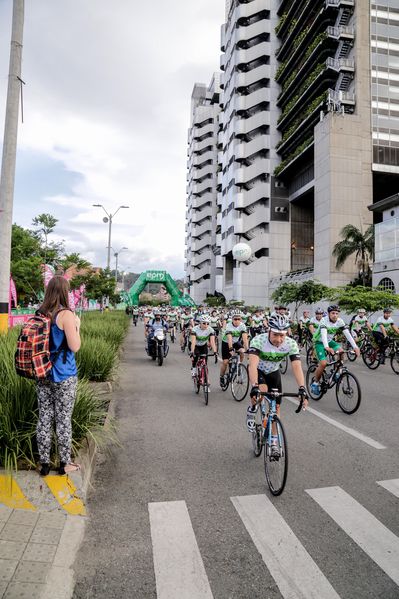Vuelta a Colombia – Cronoescalada Las Palmas
Vuelta a Colombia – Cronoescalada Las Palmas        
Fecha: Agosto 15 de 2015. 
Para descargar esta fotografía en alta resolución, haga clic sobre la imagen hasta que la misma se despliegue en la pantalla completa; luego dé clic derecho y elija la opción "guardar imagen como". 
En caso de publicación por cualquier medio, solicitamos acompañarla del crédito: "Foto EPM"

Palabras clave: Vuelta Colombia Cronoescalada Palmas