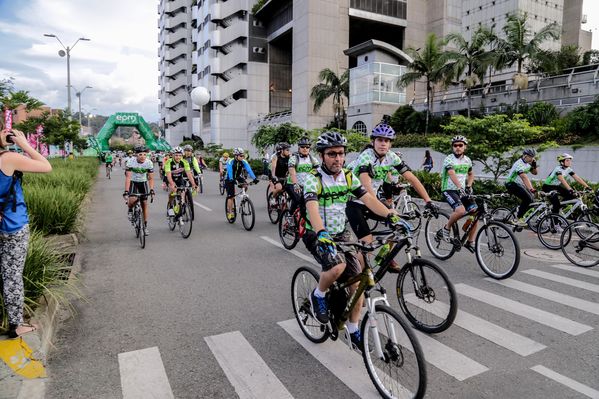 Vuelta a Colombia – Cronoescalada Las Palmas
Vuelta a Colombia – Cronoescalada Las Palmas        
Fecha: Agosto 15 de 2015. 
Para descargar esta fotografía en alta resolución, haga clic sobre la imagen hasta que la misma se despliegue en la pantalla completa; luego dé clic derecho y elija la opción "guardar imagen como". 
En caso de publicación por cualquier medio, solicitamos acompañarla del crédito: "Foto EPM"

Palabras clave: Vuelta Colombia Cronoescalada Palmas