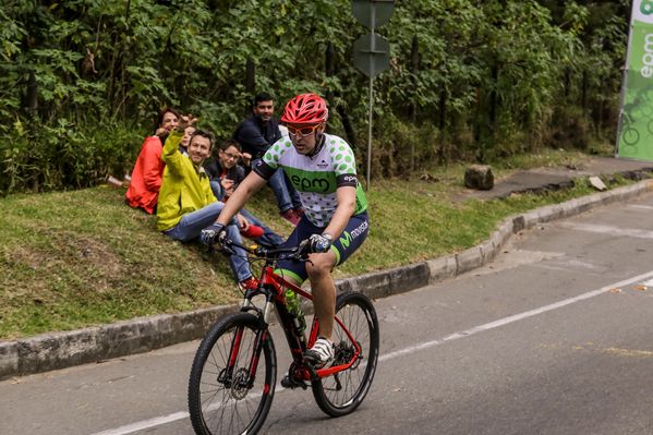 Vuelta a Colombia – Cronoescalada Las Palmas
Vuelta a Colombia – Cronoescalada Las Palmas        
Fecha: Agosto 15 de 2015. 
Para descargar esta fotografía en alta resolución, haga clic sobre la imagen hasta que la misma se despliegue en la pantalla completa; luego dé clic derecho y elija la opción "guardar imagen como". 
En caso de publicación por cualquier medio, solicitamos acompañarla del crédito: "Foto EPM"

Palabras clave: Vuelta Colombia Cronoescalada Palmas