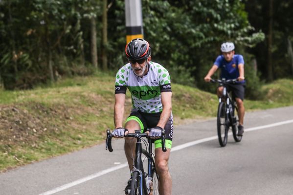 Vuelta a Colombia – Cronoescalada Las Palmas
Vuelta a Colombia – Cronoescalada Las Palmas        
Fecha: Agosto 15 de 2015. 
Para descargar esta fotografía en alta resolución, haga clic sobre la imagen hasta que la misma se despliegue en la pantalla completa; luego dé clic derecho y elija la opción "guardar imagen como". 
En caso de publicación por cualquier medio, solicitamos acompañarla del crédito: "Foto EPM"

Palabras clave: Vuelta Colombia Cronoescalada Palmas