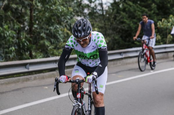 Vuelta a Colombia – Cronoescalada Las Palmas
Vuelta a Colombia – Cronoescalada Las Palmas        
Fecha: Agosto 15 de 2015. 
Para descargar esta fotografía en alta resolución, haga clic sobre la imagen hasta que la misma se despliegue en la pantalla completa; luego dé clic derecho y elija la opción "guardar imagen como". 
En caso de publicación por cualquier medio, solicitamos acompañarla del crédito: "Foto EPM"

Palabras clave: Vuelta Colombia Cronoescalada Palmas