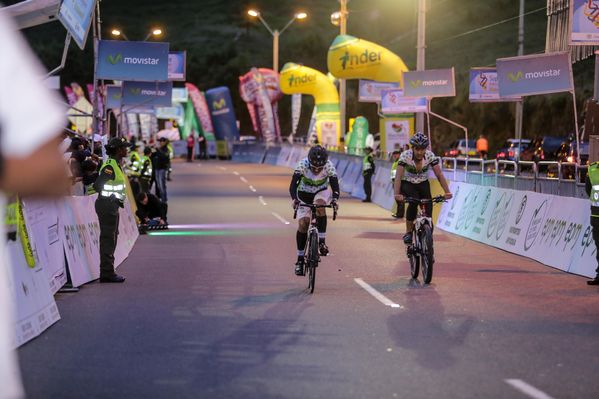 Vuelta a Colombia – Cronoescalada Las Palmas
Vuelta a Colombia – Cronoescalada Las Palmas        
Fecha: Agosto 15 de 2015. 
Para descargar esta fotografía en alta resolución, haga clic sobre la imagen hasta que la misma se despliegue en la pantalla completa; luego dé clic derecho y elija la opción "guardar imagen como". 
En caso de publicación por cualquier medio, solicitamos acompañarla del crédito: "Foto EPM"

Palabras clave: Vuelta Colombia Cronoescalada Palmas