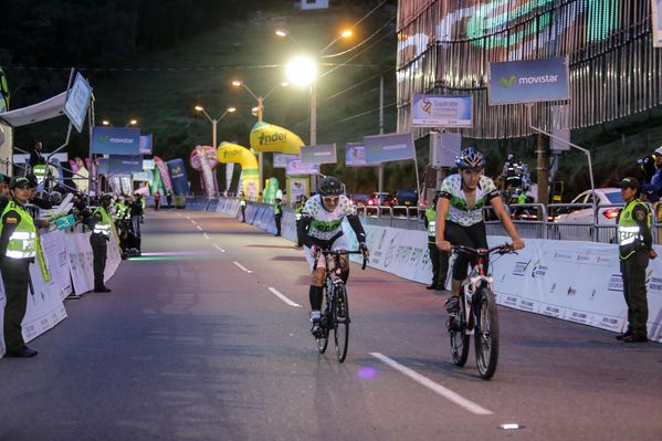 Vuelta a Colombia – Cronoescalada Las Palmas
Vuelta a Colombia – Cronoescalada Las Palmas        
Fecha: Agosto 15 de 2015. 
Para descargar esta fotografía en alta resolución, haga clic sobre la imagen hasta que la misma se despliegue en la pantalla completa; luego dé clic derecho y elija la opción "guardar imagen como". 
En caso de publicación por cualquier medio, solicitamos acompañarla del crédito: "Foto EPM"

Palabras clave: Vuelta Colombia Cronoescalada Palmas