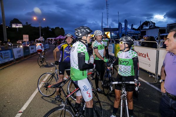 Vuelta a Colombia – Cronoescalada Las Palmas
Vuelta a Colombia – Cronoescalada Las Palmas        
Fecha: Agosto 15 de 2015. 
Para descargar esta fotografía en alta resolución, haga clic sobre la imagen hasta que la misma se despliegue en la pantalla completa; luego dé clic derecho y elija la opción "guardar imagen como". 
En caso de publicación por cualquier medio, solicitamos acompañarla del crédito: "Foto EPM"

Palabras clave: Vuelta Colombia Cronoescalada Palmas