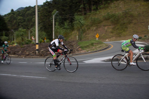 Ciclo paseo a recibir la Vuelta a Colombia
Ciclo paseo a recibir la Vuelta a Colombia
Fecha: Agosto 16 de 2014
Para descargar esta fotografía en alta resolución, haga clic sobre la imagen hasta que la misma se despliegue en la pantalla completa; luego dé clic derecho y elija la opción "guardar imagen como". 
En caso de publicación por cualquier medio, solicitamos acompañarla del crédito: "Foto EPM"

Palabras clave: Ciclo paseo recibir Vuelta Colombia