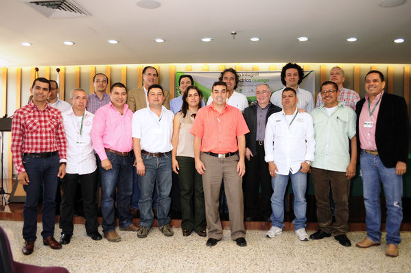 Firma de los convenios de la inversión social adicional del Plan Integral Hidroeléctrica Ituango
Firma de los convenios de la inversión social adicional del Plan Integral Hidroeléctrica Ituango
Fecha: Agosto 21 de 2013. 
Para descargar esta fotografía en alta resolución, haga clic sobre la imagen hasta que la misma se despliegue en la pantalla completa; luego dé clic derecho y elija la opción "guardar imagen como". 
En caso de publicación por cualquier medio, solicitamos acompañarla del crédito: "Cortesía EPM".
Palabras clave: Firma convenios inversión social adicional Plan Integral Hidroeléctrica Ituango