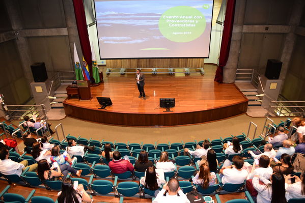 Encuentro de Proveedores y Contratistas EPM 2019
Encuentro de Proveedores y Contratistas EPM 2019
Fecha: Agosto 29 de 2019. 
Para descargar esta fotografía en alta resolución, haga clic sobre la imagen hasta que la misma se despliegue en la pantalla completa; luego dé clic derecho y elija la opción "guardar imagen como". 
En caso de publicación por cualquier medio, solicitamos acompañarla del crédito: "Foto EPM"
Palabras clave: Encuentro de Proveedores y Contratistas EPM 2019
