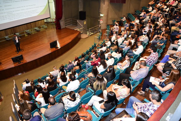 Encuentro de Proveedores y Contratistas EPM 2019
Encuentro de Proveedores y Contratistas EPM 2019
Fecha: Agosto 29 de 2019. 
Para descargar esta fotografía en alta resolución, haga clic sobre la imagen hasta que la misma se despliegue en la pantalla completa; luego dé clic derecho y elija la opción "guardar imagen como". 
En caso de publicación por cualquier medio, solicitamos acompañarla del crédito: "Foto EPM"
Palabras clave: Encuentro de Proveedores y Contratistas EPM 2019
