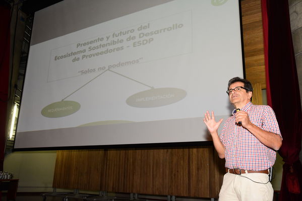 Encuentro de Proveedores y Contratistas EPM 2019
Encuentro de Proveedores y Contratistas EPM 2019
Fecha: Agosto 29 de 2019. 
Para descargar esta fotografía en alta resolución, haga clic sobre la imagen hasta que la misma se despliegue en la pantalla completa; luego dé clic derecho y elija la opción "guardar imagen como". 
En caso de publicación por cualquier medio, solicitamos acompañarla del crédito: "Foto EPM"
Palabras clave: Encuentro de Proveedores y Contratistas EPM 2019