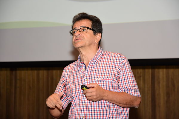 Encuentro de Proveedores y Contratistas EPM 2019
Encuentro de Proveedores y Contratistas EPM 2019
Fecha: Agosto 29 de 2019. 
Para descargar esta fotografía en alta resolución, haga clic sobre la imagen hasta que la misma se despliegue en la pantalla completa; luego dé clic derecho y elija la opción "guardar imagen como". 
En caso de publicación por cualquier medio, solicitamos acompañarla del crédito: "Foto EPM"
Palabras clave: Encuentro de Proveedores y Contratistas EPM 2019