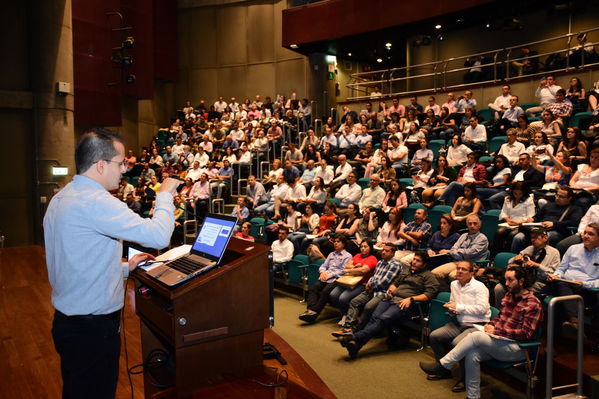 Encuentro de Proveedores y Contratistas EPM 2019
Encuentro de Proveedores y Contratistas EPM 2019
Fecha: Agosto 29 de 2019. 
Para descargar esta fotografía en alta resolución, haga clic sobre la imagen hasta que la misma se despliegue en la pantalla completa; luego dé clic derecho y elija la opción "guardar imagen como". 
En caso de publicación por cualquier medio, solicitamos acompañarla del crédito: "Foto EPM"
Palabras clave: Encuentro de Proveedores y Contratistas EPM 2019