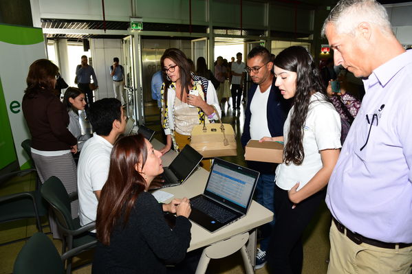 Encuentro de Proveedores y Contratistas EPM 2019
Encuentro de Proveedores y Contratistas EPM 2019
Fecha: Agosto 29 de 2019. 
Para descargar esta fotografía en alta resolución, haga clic sobre la imagen hasta que la misma se despliegue en la pantalla completa; luego dé clic derecho y elija la opción "guardar imagen como". 
En caso de publicación por cualquier medio, solicitamos acompañarla del crédito: "Foto EPM"
Palabras clave: Encuentro de Proveedores y Contratistas EPM 2019