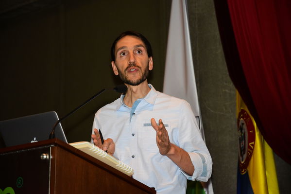 Encuentro de Proveedores y Contratistas EPM 2019
Encuentro de Proveedores y Contratistas EPM 2019
Fecha: Agosto 29 de 2019. 
Para descargar esta fotografía en alta resolución, haga clic sobre la imagen hasta que la misma se despliegue en la pantalla completa; luego dé clic derecho y elija la opción "guardar imagen como". 
En caso de publicación por cualquier medio, solicitamos acompañarla del crédito: "Foto EPM"
Palabras clave: Encuentro de Proveedores y Contratistas EPM 2019
