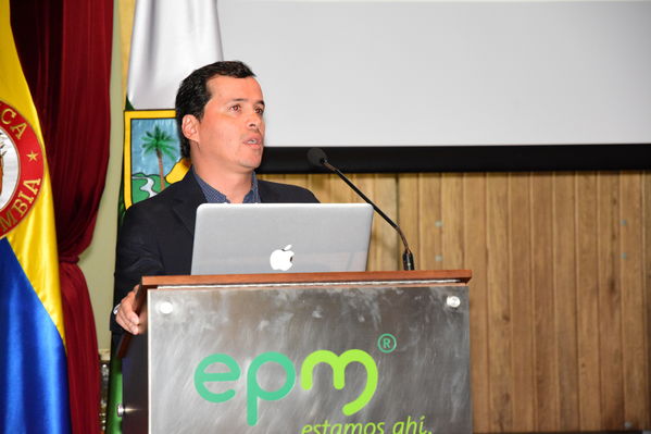 Encuentro de Proveedores y Contratistas EPM 2019
Encuentro de Proveedores y Contratistas EPM 2019
Fecha: Agosto 29 de 2019. 
Para descargar esta fotografía en alta resolución, haga clic sobre la imagen hasta que la misma se despliegue en la pantalla completa; luego dé clic derecho y elija la opción "guardar imagen como". 
En caso de publicación por cualquier medio, solicitamos acompañarla del crédito: "Foto EPM"
Palabras clave: Encuentro de Proveedores y Contratistas EPM 2019