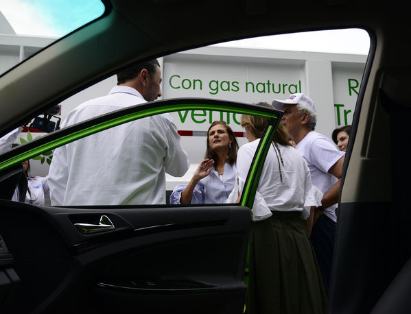 Construyendo País - Bus eléctrico
Construyendo País - Bus eléctrico
Fecha: Agosto 31 de 2019. 
Para descargar esta fotografía en alta resolución, haga clic sobre la imagen hasta que la misma se despliegue en la pantalla completa; luego dé clic derecho y elija la opción "guardar imagen como". 
En caso de publicación por cualquier medio, solicitamos acompañarla del crédito: "Foto EPM"
Palabras clave: Construyendo País - Bus eléctrico