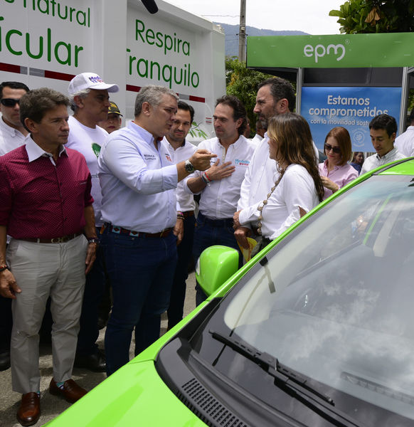Construyendo País - Bus eléctrico
Construyendo País - Bus eléctrico
Fecha: Agosto 31 de 2019. 
Para descargar esta fotografía en alta resolución, haga clic sobre la imagen hasta que la misma se despliegue en la pantalla completa; luego dé clic derecho y elija la opción "guardar imagen como". 
En caso de publicación por cualquier medio, solicitamos acompañarla del crédito: "Foto EPM"
Palabras clave: Construyendo País - Bus eléctrico