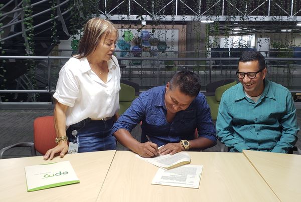 Consulta previa comunidad indígena Nutabe
Consulta previa comunidad indígena Nutabe
Diciembre 10 2018
Para descargar esta fotografía en alta resolución, haga clic sobre la imagen hasta que la misma se despliegue en la pantalla completa; luego dé clic derecho y elija la opción "guardar imagen como". 
En caso de publicación por cualquier medio, solicitamos acompañarla del crédito: "Foto EPM"
Palabras clave: Consulta previa comunidad indígena Nutabe
