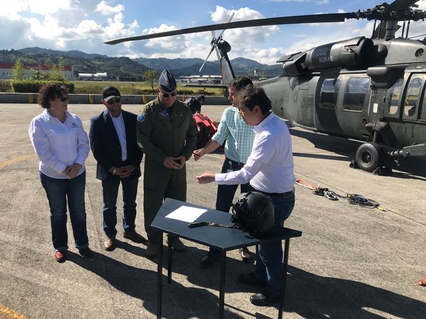 Helicóptero con Bambi Bucket
Helicóptero con Bambi Bucket
Diciembre 12 2018
Para descargar esta fotografía en alta resolución, haga clic sobre la imagen hasta que la misma se despliegue en la pantalla completa; luego dé clic derecho y elija la opción "guardar imagen como". 
En caso de publicación por cualquier medio, solicitamos acompañarla del crédito: "Foto EPM"
Palabras clave: Helicóptero con Bambi Bucket