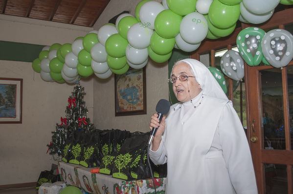 Acto de celebración, cliente 1 millón de Gas  
Acto de celebración, cliente 1 millón de Gas    
Fecha: Diciembre 16 de 2015. Lugar: Copacabana – Hogar Sagrado Corazón de Jesús
Para descargar esta fotografía en alta resolución, haga clic sobre la imagen hasta que la misma se despliegue en la pantalla completa; luego dé clic derecho y elija la opción "guardar imagen como". 
En caso de publicación por cualquier medio, solicitamos acompañarla del crédito: "Foto EPM"
Palabras clave: Acto celebración cliente millón Gas