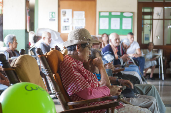 Acto de celebración, cliente 1 millón de Gas  
Acto de celebración, cliente 1 millón de Gas    
Fecha: Diciembre 16 de 2015. Lugar: Copacabana – Hogar Sagrado Corazón de Jesús
Para descargar esta fotografía en alta resolución, haga clic sobre la imagen hasta que la misma se despliegue en la pantalla completa; luego dé clic derecho y elija la opción "guardar imagen como". 
En caso de publicación por cualquier medio, solicitamos acompañarla del crédito: "Foto EPM"
Palabras clave: Acto celebración cliente millón Gas