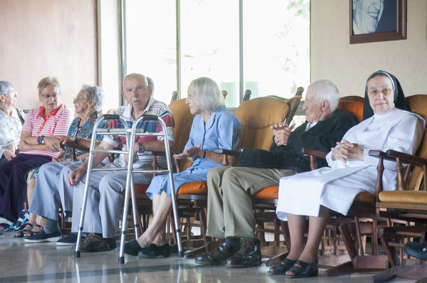 Acto de celebración, cliente 1 millón de Gas  
Acto de celebración, cliente 1 millón de Gas    
Fecha: Diciembre 16 de 2015. Lugar: Copacabana – Hogar Sagrado Corazón de Jesús
Para descargar esta fotografía en alta resolución, haga clic sobre la imagen hasta que la misma se despliegue en la pantalla completa; luego dé clic derecho y elija la opción "guardar imagen como". 
En caso de publicación por cualquier medio, solicitamos acompañarla del crédito: "Foto EPM"
Palabras clave: Acto celebración cliente millón Gas