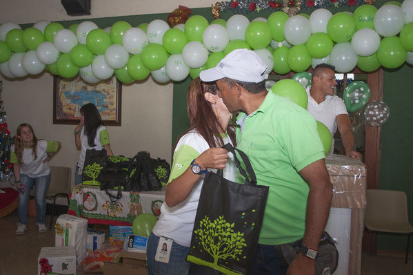 Acto de celebración, cliente 1 millón de Gas   
Acto de celebración, cliente 1 millón de Gas    
Fecha: Diciembre 16 de 2015. Lugar: Copacabana – Hogar Sagrado Corazón de Jesús
Para descargar esta fotografía en alta resolución, haga clic sobre la imagen hasta que la misma se despliegue en la pantalla completa; luego dé clic derecho y elija la opción "guardar imagen como". 
En caso de publicación por cualquier medio, solicitamos acompañarla del crédito: "Foto EPM"
Palabras clave: Acto celebración cliente millón Gas