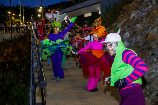 Inauguración UVA Nuevo Amanecer
Inauguración UVA Nuevo Amanecer    
Fecha: Diciembre 16 de 2015. Lugar: Medellín – Barrio Santo Domingo
Para descargar esta fotografía en alta resolución, haga clic sobre la imagen hasta que la misma se despliegue en la pantalla completa; luego dé clic derecho y elija la opción "guardar imagen como". 
En caso de publicación por cualquier medio, solicitamos acompañarla del crédito: "Foto EPM"

Palabras clave: Inauguración UVA Nuevo Amanecer