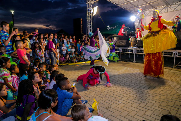 Inauguración UVA Nuevo Amanecer
Inauguración UVA Nuevo Amanecer    
Fecha: Diciembre 16 de 2015. Lugar: Medellín – Barrio Santo Domingo
Para descargar esta fotografía en alta resolución, haga clic sobre la imagen hasta que la misma se despliegue en la pantalla completa; luego dé clic derecho y elija la opción "guardar imagen como". 
En caso de publicación por cualquier medio, solicitamos acompañarla del crédito: "Foto EPM"

Palabras clave: Inauguración UVA Nuevo Amanecer